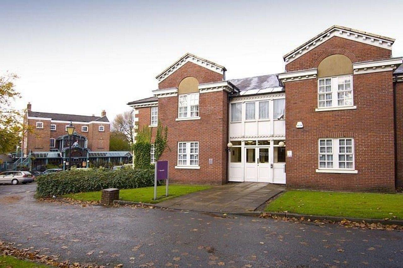 Premier Inn Premier Inn Stockport Central Экстерьер фото