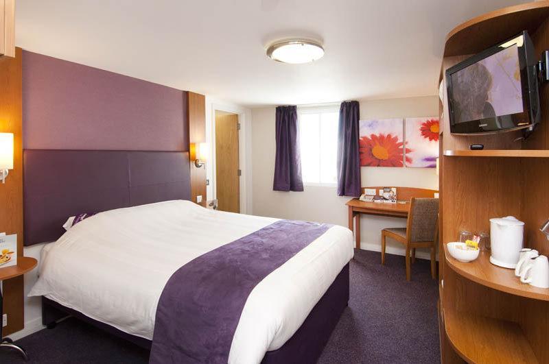 Premier Inn Premier Inn Stockport Central Экстерьер фото